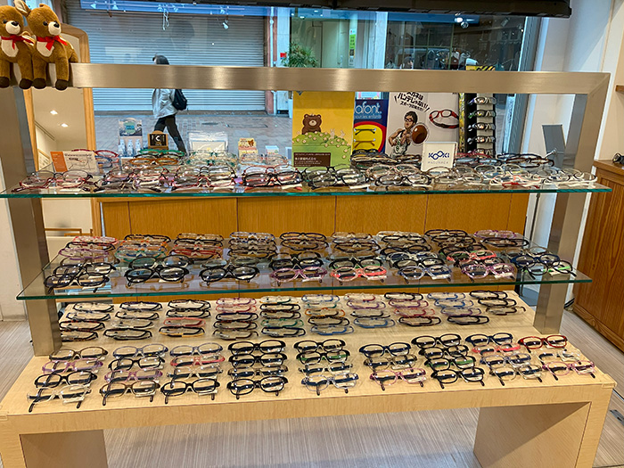 こども ﾒｶﾞﾈ 専門店 ﾉｲｴ ｷｯｽﾞ